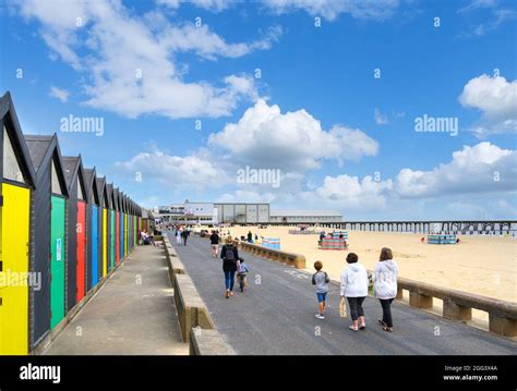 Lowestoft pier suffolk uk hi-res stock photography and images - Alamy