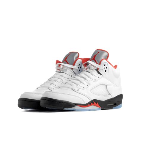 AIR JORDAN V FIRE RED | BSTN Chronicles