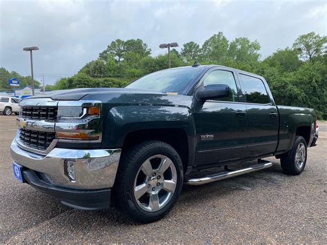 Pre Owned 2017 Chevrolet Silverado 1500 2WD Crew Cab 153 0 LT W 1LT