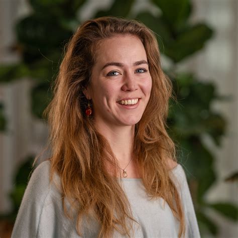 Super White Pages: Comprehensive People and Contact Search 2