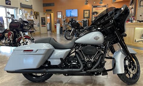 2023 Harley Davidson® Street Glide® Special Atlas Silver Metallic