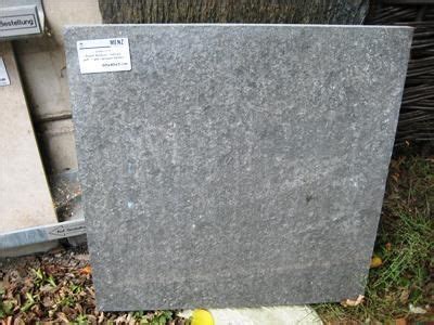 Basalt Bodenpl 60 x 40 cm Vietnam 3 cm gefl gebürstet gesägte Kanten