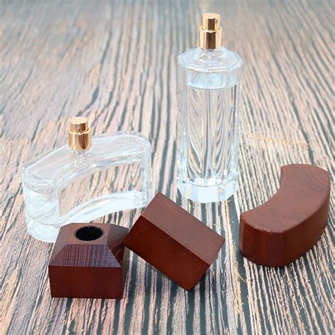 Vietnam High Quality Brown Wood Perfume Cap Different Shapes Solid Wood Perfume Lids Glass