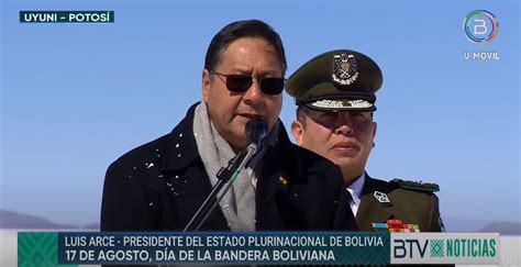 Abi Presidente Rinde Homenaje A La Bandera Boliviana E Insta A