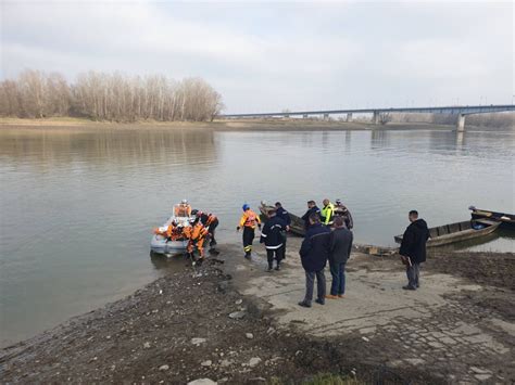 Deset metara od obale U Savi kod Orašja pronađeno tijelo