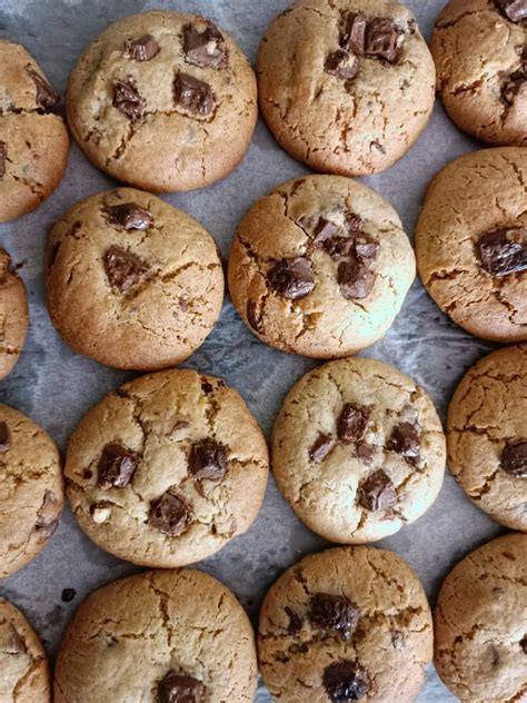 The Best Chocolate Chunk Cookies Recipe The Food Flamingo