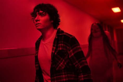 Scary Stories to Tell in the Dark Review: PG-13 Horror at Its Finest ...