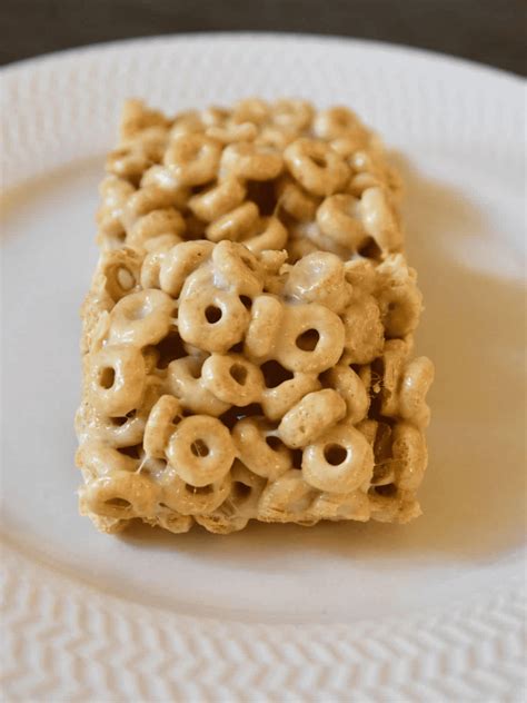 Honey Nut Cheerios Treats - Mess for Less