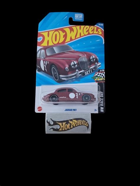 Hot Wheels HW Race Day 2025 Jaguar MK1 2 10 L