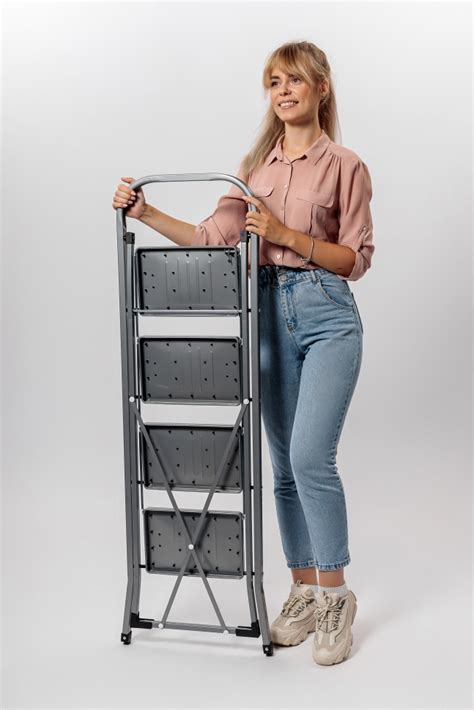 Стремянка Pikalo Plus 4 ступени - купить в интернет магазине Стремянки.ру