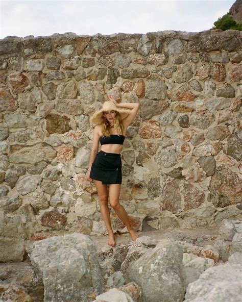 Bạn gái Ronaldo và dàn mỹ nhân nóng bỏng với bikini