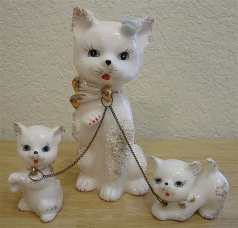 Spaghetti Porcelain Figure Cat Mom 2 Chained Kittens Blue Flower