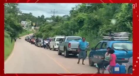 Peruanos Voltam A Formar Fila Quilom Trica Em Busca De Combust Vel No