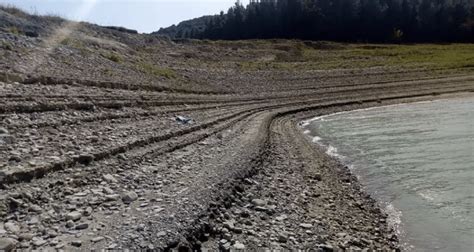 La Diga Di Occhito A Secco Livelli D Acqua Ai Minimi Storici Cresce