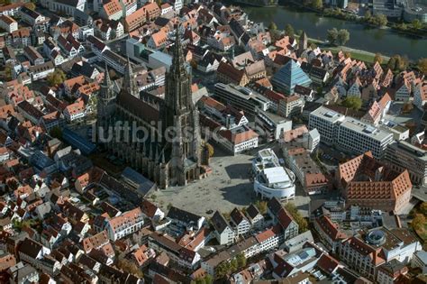 Ulm Von Oben Kathedrale Ulmer M Nster Am M Nsterplatz In Ulm Im