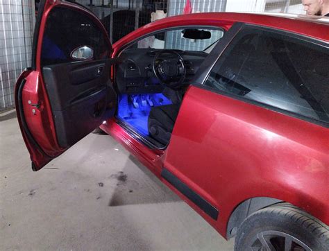 Подствека ног водителя и пассажира, установка ленты LED — Citroen C4 ...