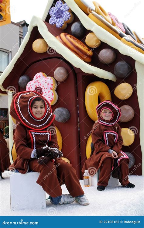 Gingerbread House Float Toronto Santa Claus Parade Editorial ...