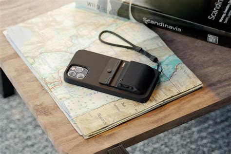 Fjorden takes a slimmer approach to turning your iPhone into a camera