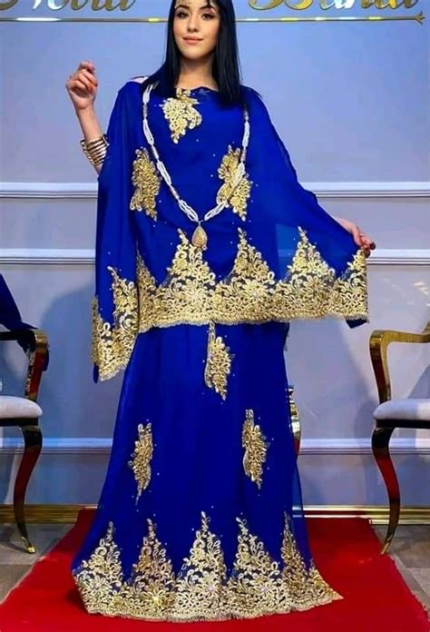 Sabah En Tenue Traditionnelle Tenue Traditionnelle Alg Rienne