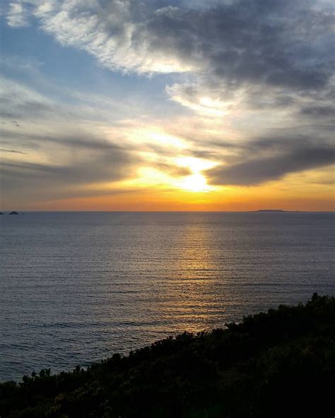 Ahora Disfrutando De Los Mejores Atardeceres Del Mundo Atardecer