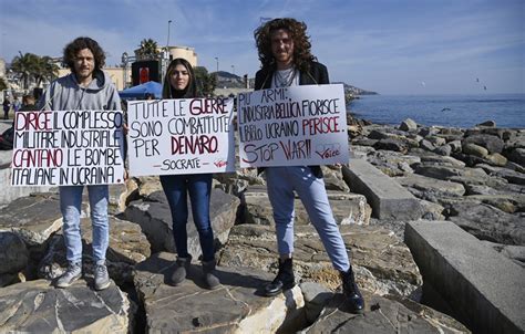 Sanremo Manifestazione Contro L Invio Delle Armi In Ucraina