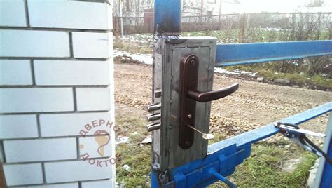 Замок на калитку из профнастила своими руками: как установить накладной ...
