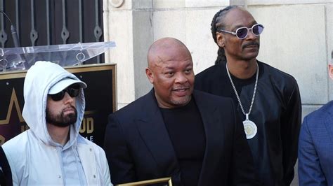 Dr Dre ganha estrela na calçada da fama de Hollywood AFP YouTube