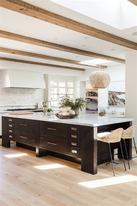 Large Kitchen Islands That Look Like Furniture Things In The Kitchen