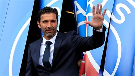 Se Retira Una Leyenda Gianluigi Buffon Cuelga Los Guantes A Los 45