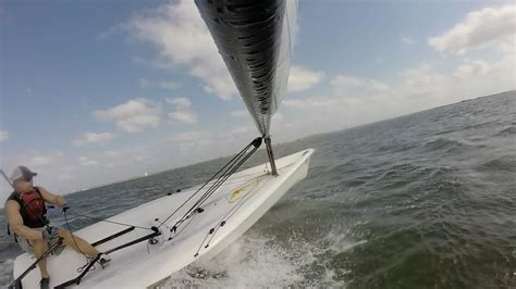 Rs Aero 9 Flatwater Reaching In 20 Mph Winds 230 Lb Sailor Youtube