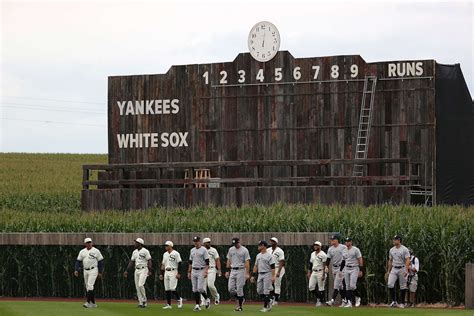 Iconic 'Field of Dreams' game returns to MLB for 2nd season - ABC News