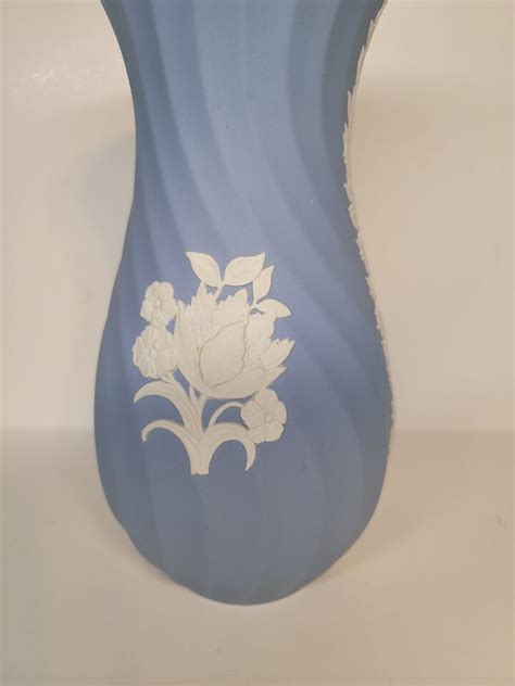 Wedgwood Jasperware Cream Color On Lavender Spiral Flute Flower Vase