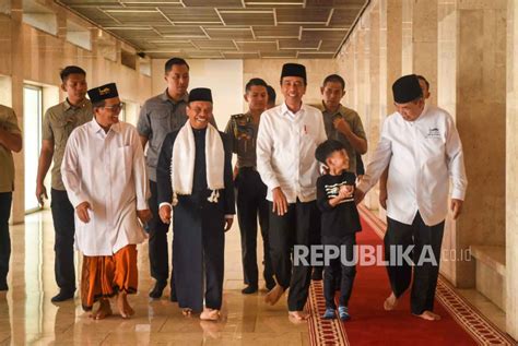 Presiden Jokowi Bantah Istana Bekingi Ponpes Al Zaytun Republika Online