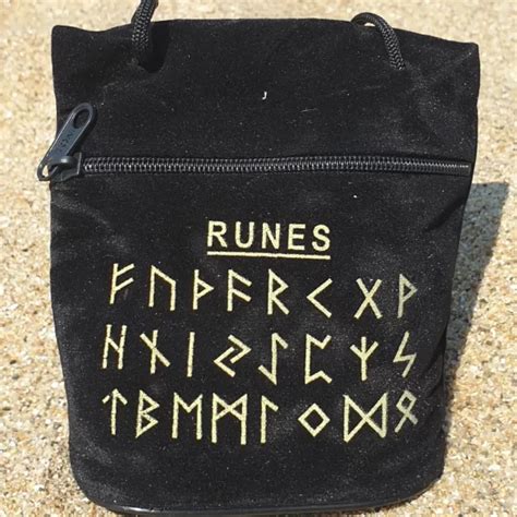 Runes Onyx Les Pierres De Coco