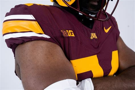 Minnesota Gophers Unveil New Football Uniforms 5 Eyewitness News