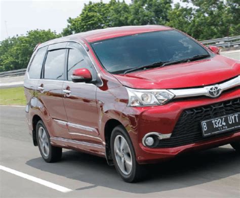 Gambar Mewarnai Mobil Avanza Gambar Putih