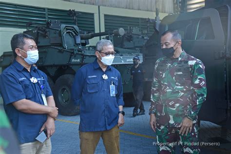 Pt Pindad Persero Danpussenarmed Kunjungi Pindad Tinjau