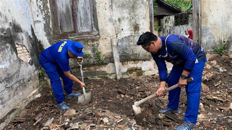 Sat Polair Dan Disperkimhub Babar Gotong Royong Renovasi Rumah Tidak