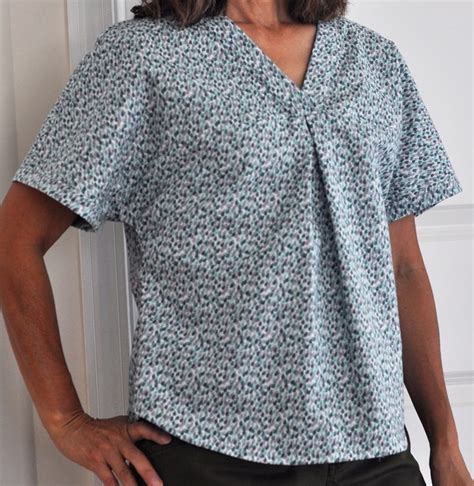 Mccall S Misses V Neck Dolman Sleeve Tops Pattern Review By Sew Biz