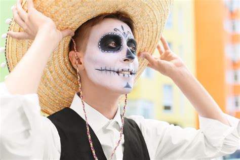 Transform with Dia de los Muertos Man Makeup!