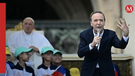 Roberto Benigni Presenta Monologo C Mico En El Vaticano Video Grupo