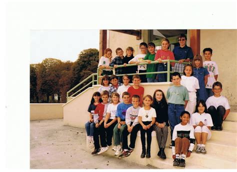 Photo De Classe Cm De Ecole Primaire Tocane Saint Apre