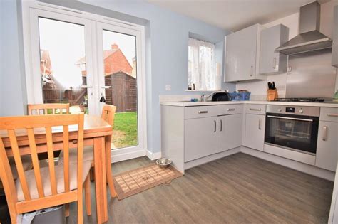 Alderman Walk Hadleigh IP7 6DG 2 Bed Semi Detached House 250 000