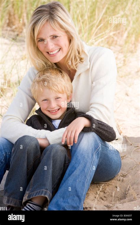 Mom Son Cuddle Pictures Telegraph