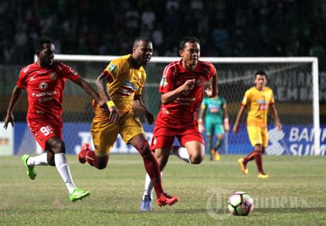 Sriwijaya Fc Ditahan Imbang Semen Padang Foto Tribunnews