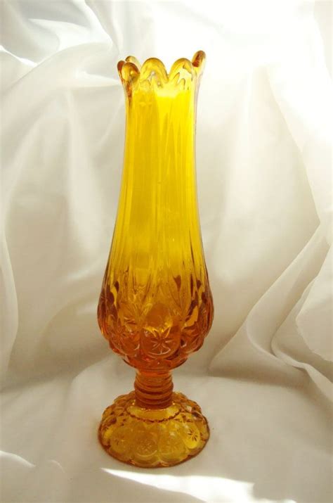 Moon And Star Vase By L E Smith Vintage Yellow Glass Vase Etsy Yellow Glass Vase Yellow