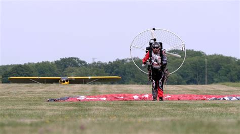 Wojciech B Gda Podniebne Wyczyny Motoparalotniarza