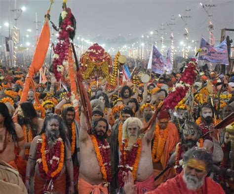 Haridwar Kumbh 2021 Shahi Snan हरदवर कभ क पहल शह सनन आज