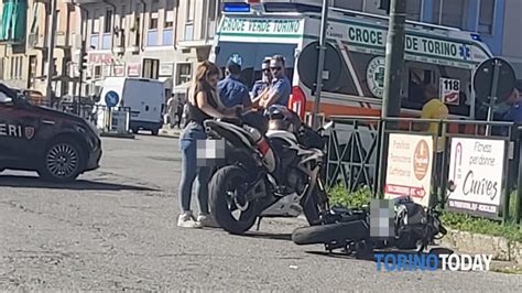 Incidente In Piazza Bengasi A Moncalieri Scontro Tra Auto E Moto 10