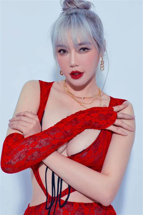 Elly Trần: ‘Nữ hoàng nội y’ phiên bản bà mẹ 2 con | Phụ Nữ & Gia Đình